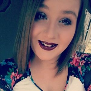 Meet your Posher, Emilie